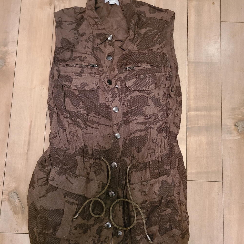 Light vest